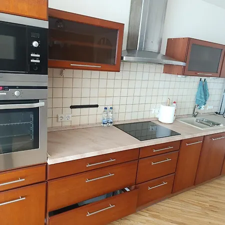 Apartment Max 2