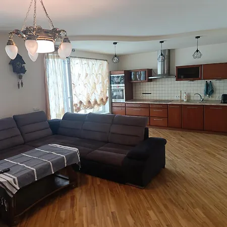 Max 2 Apartment *